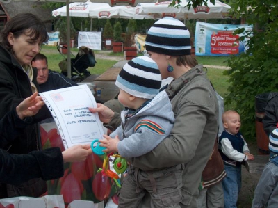 Dzień Matki i Dzień Dziecka z Radosnymi Maluchami w Choszczówce