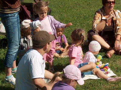 Ostatnia w tym przedszkolnym roku wycieczka Radosnych Maluchów na koniki.