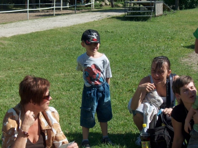 Ostatnia w tym przedszkolnym roku wycieczka Radosnych Maluchów na koniki.