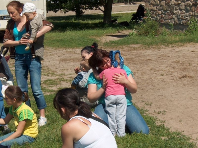 Ostatnia w tym przedszkolnym roku wycieczka Radosnych Maluchów na koniki.