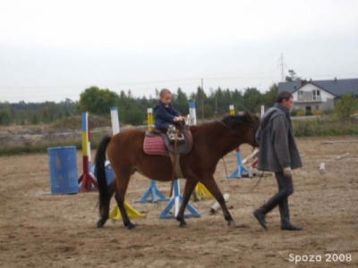 Radosne Maluchy na konikach 2008r.