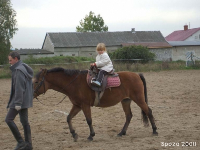 Radosne Maluchy na konikach 2008r.