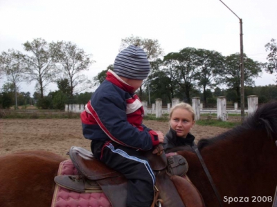 Radosne Maluchy na konikach 2008r.