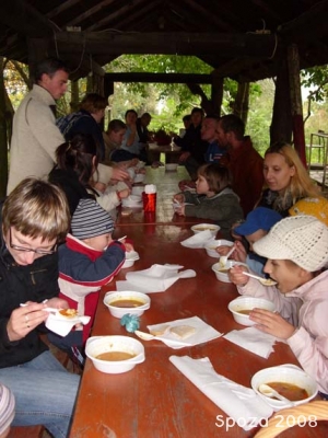 Radosne Maluchy na konikach 2008r.