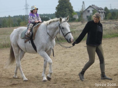 Radosne Maluchy na konikach 2008r.